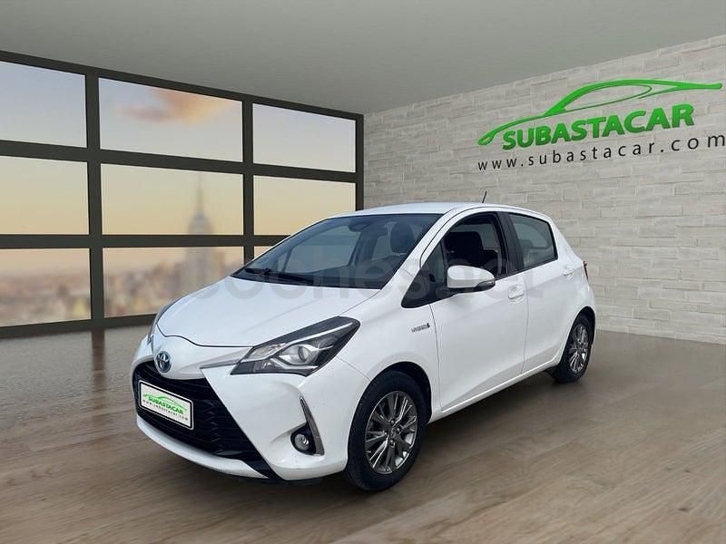 Usado Toyota Yaris Hybrid Active 100 CV (73 kW) 2018 Blanco Berlina