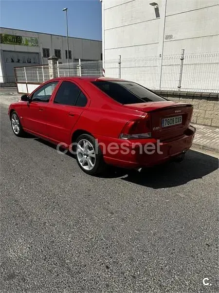 Usado Volvo S60 Momentum 130 CV (95 kW) 2006 Rojo Berlina