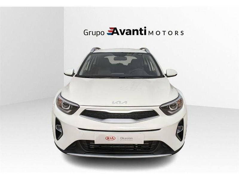 Usado Kia Stonic 100 CV (73 kW) 2022 Blanco SUV