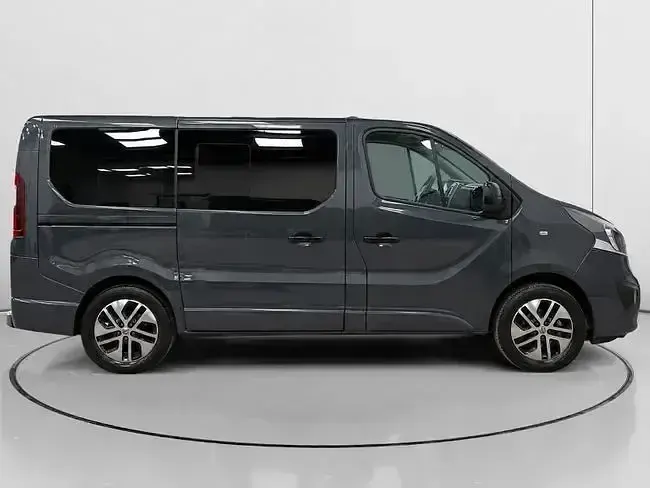 Usado Opel Vivaro 145 CV (106 kW) 2018 Gris Monovolumen