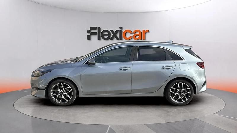 Begagnad Kia Ceed 100 HK (73 kW) 2021 Grå Halvkombi