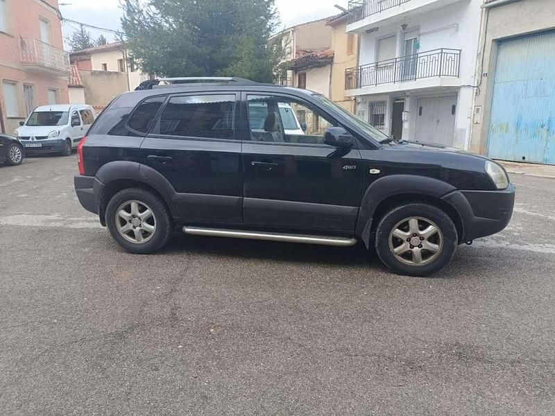 Usado Hyundai Tucson Style 111 CV (81 kW) 2004 Negro SUV