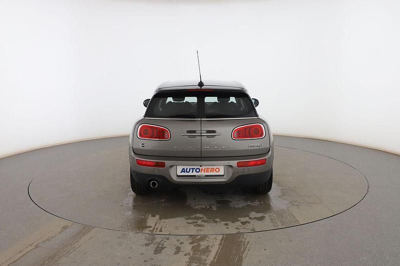 Usado Mini Cooper D Clubman 150 CV (110 kW) 2019 Gris Familiar