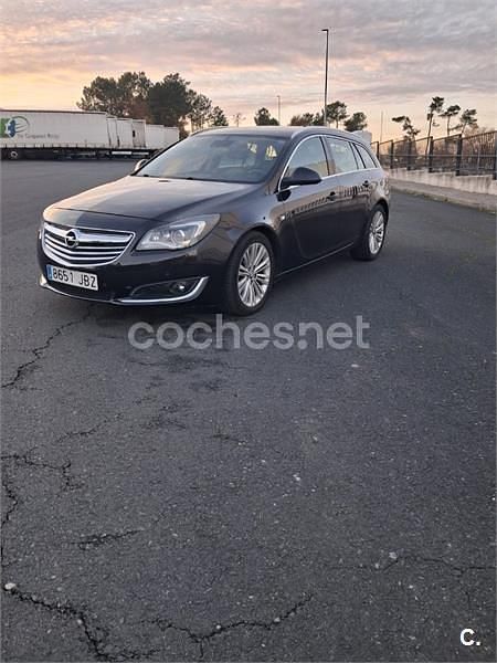 Usado Opel Insignia Selective 140 CV (102 kW) 2015 Negro Berlina