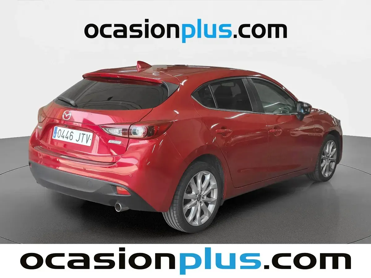 Usado Mazda 3 Luxury 150 CV (110 kW) 2016 Rojo Utilitario