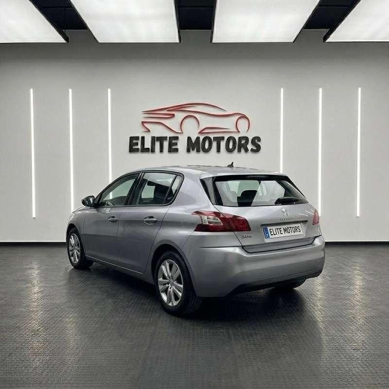 Usado Peugeot 308 Active 125 CV (91 kW) 2014 Gris Utilitario