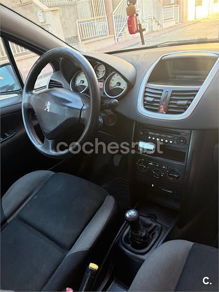 Usado Peugeot 207 90 CV (66 kW) 2007 Rojo Berlina