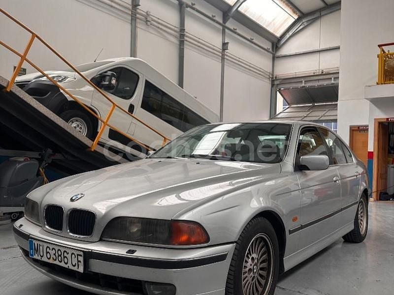 Usado BMW 530 184 CV (135 kW) 1999 Gris / plata Familiar