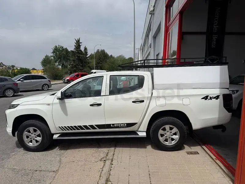 Usado Mitsubishi L200 150 CV (110 kW) 2021 Blanco Pickup/Camioneta