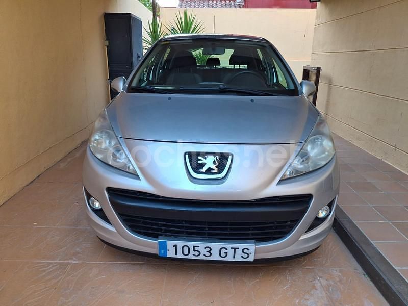 Usado Peugeot 207 70 CV (51 kW) 2010 Gris / plata Berlina