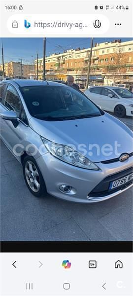 Usado Ford Fiesta Titanium 70 CV (51 kW) 2011 Gris / plata Berlina