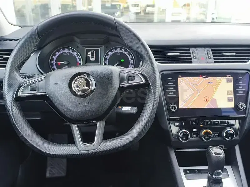 Usado Skoda Octavia Style 150 CV (110 kW) 2018 Blanco Berlina