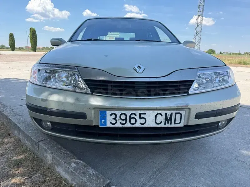 Usado Renault Laguna II Authentique 100 CV (73 kW) 2003 Gris / plata Berlina