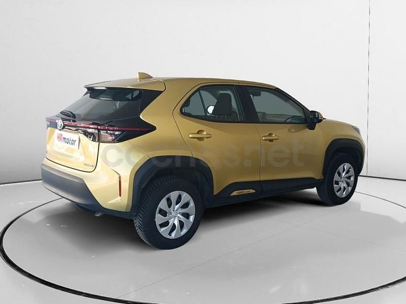 Usado Toyota Yaris Cross Style 116 CV (85 kW) 2023 Amarillo SUV