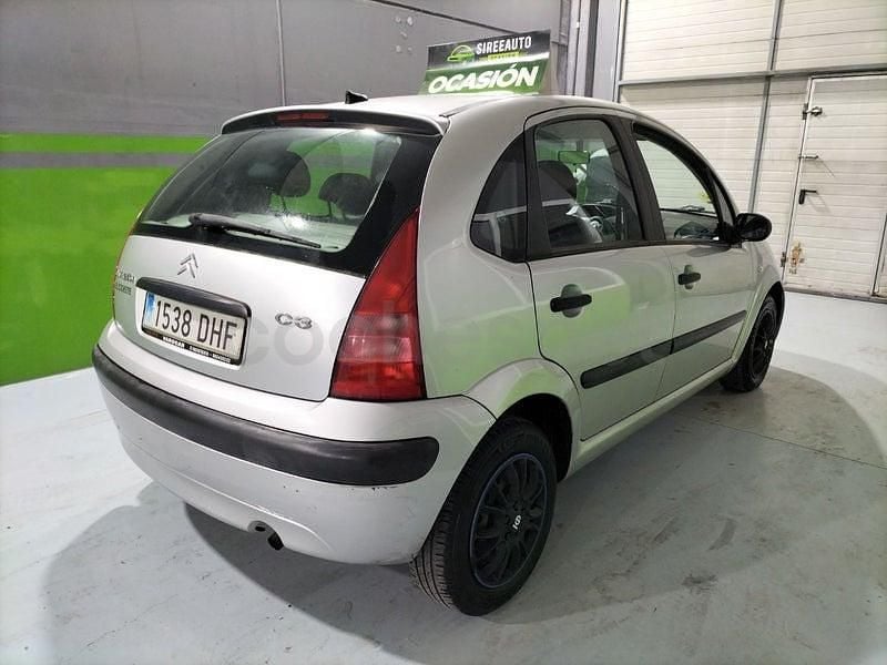 Usado Citroën C3 Furio 61 CV (44 kW) 2005 Granate Berlina