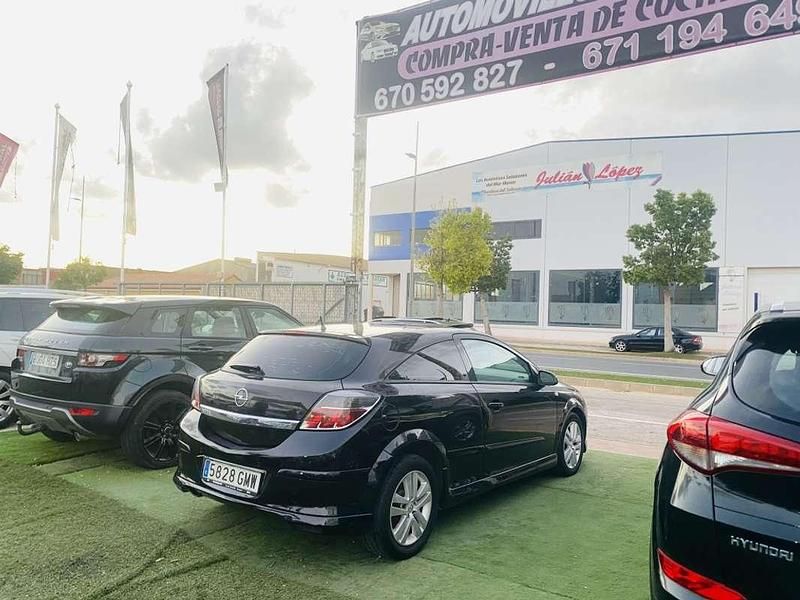 Usado Opel Astra Cosmo 110 CV (80 kW) 2009 Negro Utilitario