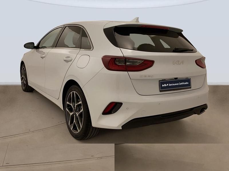Usado Kia Ceed 100 CV (73 kW) 2022 Blanco Utilitario