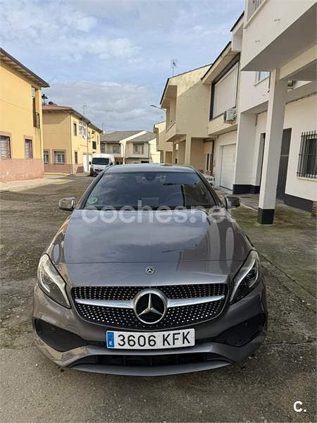 Usado Mercedes A200 136 CV (100 kW) 2018 Gris / plata Berlina