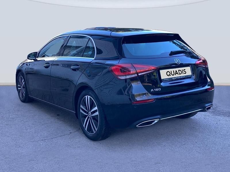 Usado Mercedes A180 136 CV (100 kW) 2022 Negro