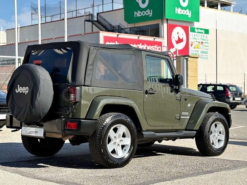Usado Jeep Wrangler Unlimited Sport 200 CV (147 kW) 2015 Verde SUV