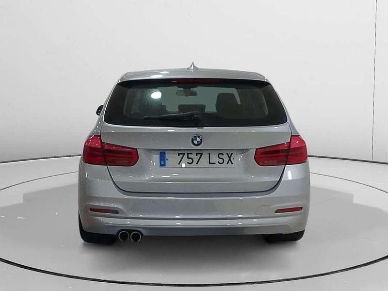 Usado BMW 320 Advantage 192 CV (141 kW) 2017 Gris Familiar