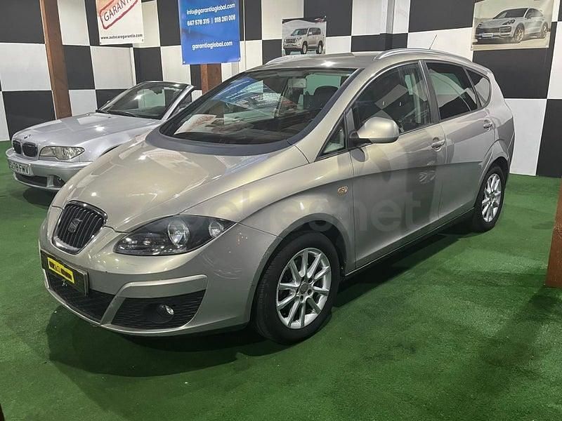 Usado Seat Altea Style 105 CV (77 kW) 2012 Beige Monovolumen
