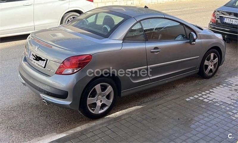 Usado Peugeot 207 CC 112 CV (82 kW) 2013 Gris / plata Descapotable