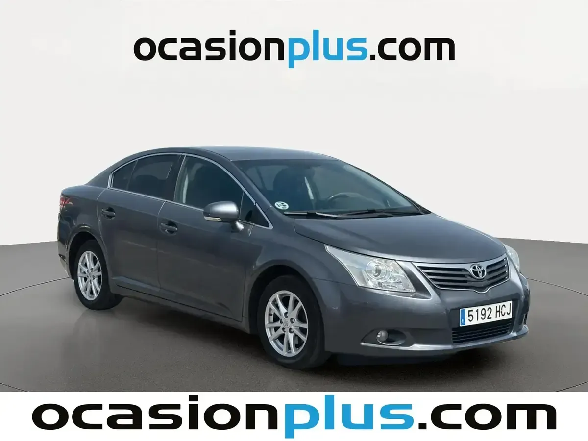 Usado Toyota Avensis Active 126 CV (92 kW) 2011 Gris Berlina