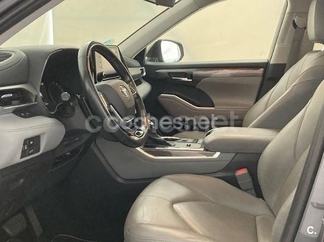 Usado Toyota Highlander Advance 246 CV (180 kW) 2021 Gris / plata SUV