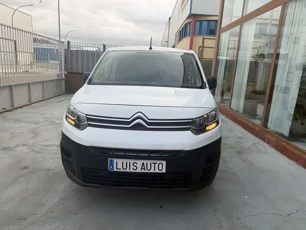 Usado Citroën Berlingo 102 CV (75 kW) 2020 Blanco Monovolumen