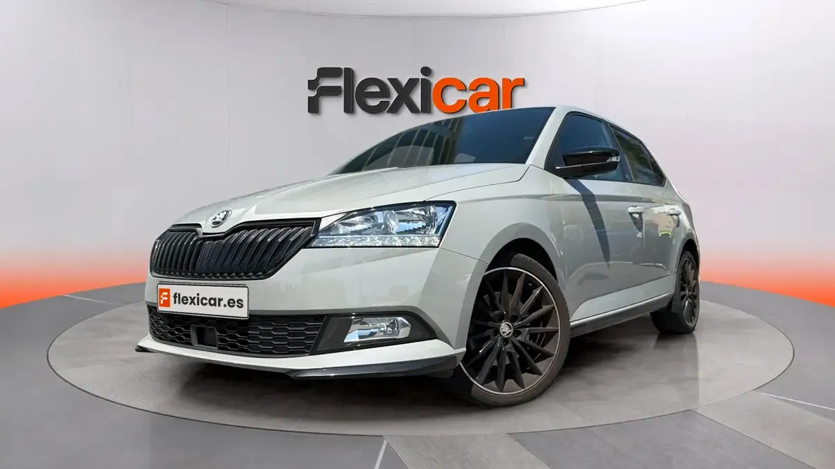 Usado Skoda Fabia Monte Carlo 110 CV (80 kW) 2021 Gris Utilitario