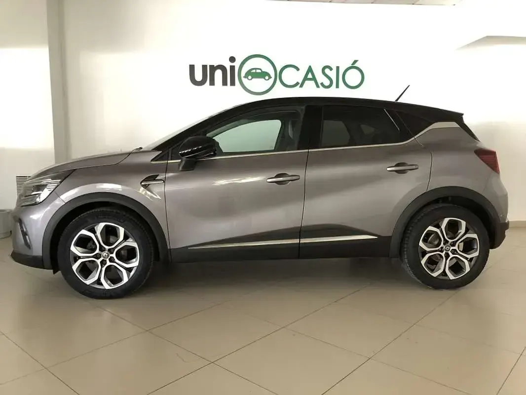 Usado Renault Captur Zen 131 CV (96 kW) 2020 Gris SUV
