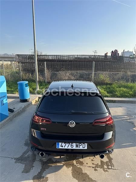 Usado VW Golf VII GTI 245 CV (180 kW) 2018 Negro Berlina