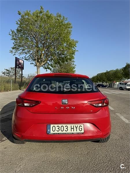 Usado Seat Leon SC Reference 105 CV (77 kW) 2014 Rojo Utilitario