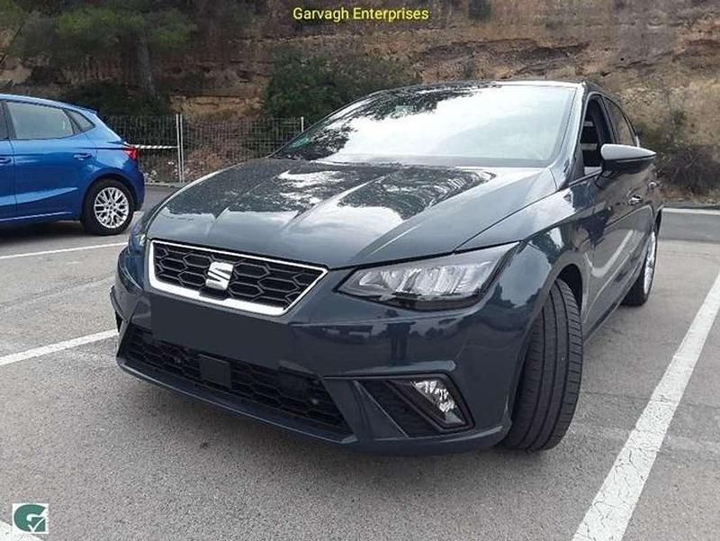 Usado Seat Ibiza FR 116 CV (85 kW) 2025 Gris Utilitario