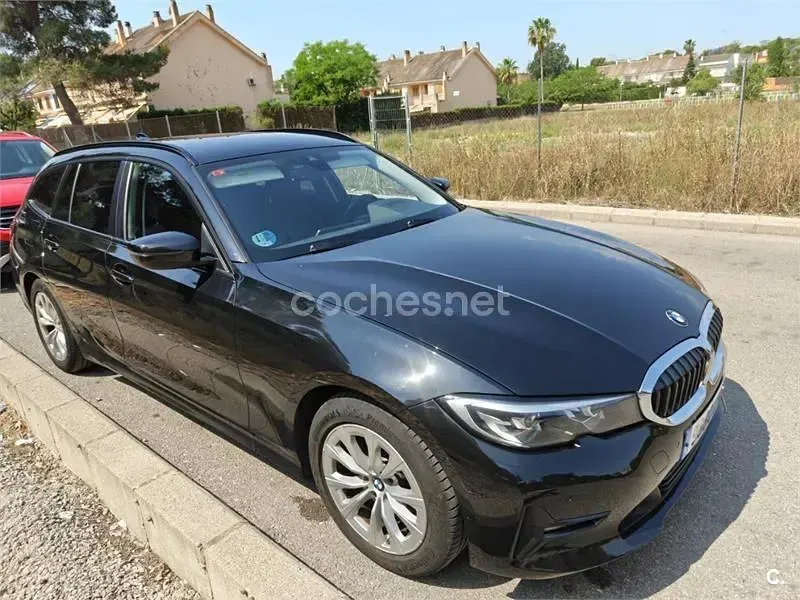 Usado BMW 318 150 CV (110 kW) 2021 Negro Familiar