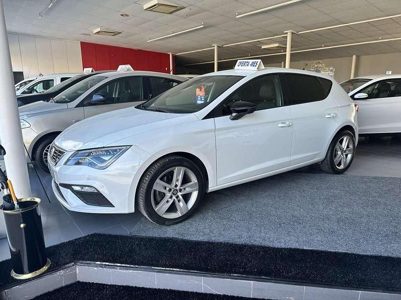 Usado Seat Leon FR 131 CV (96 kW) 2019 Blanco Utilitario