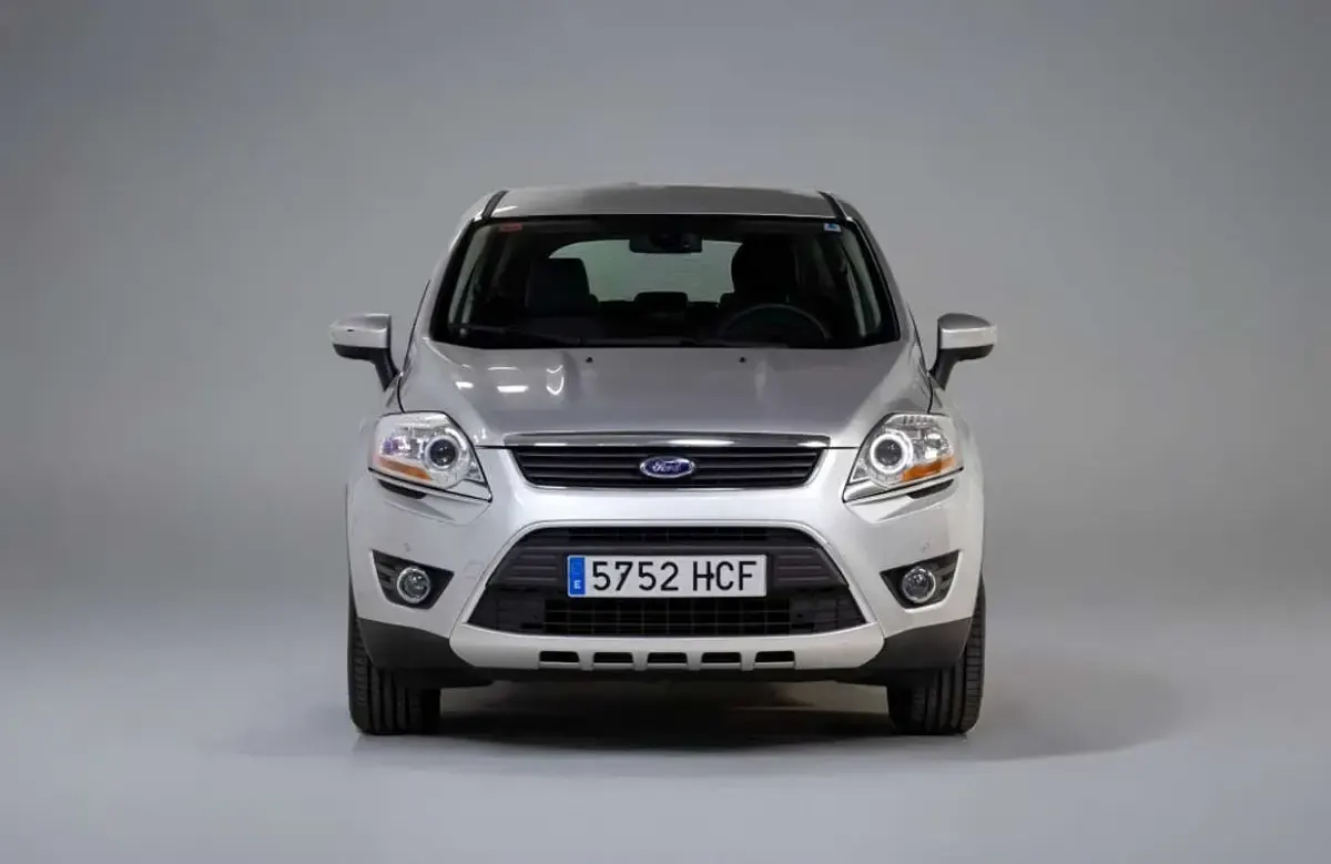 Usado Ford Kuga Titanium 140 CV (102 kW) 2011 Plateado SUV