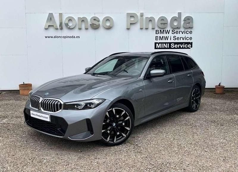 Gris Usado 2024 BMW 330e M Sport Familiar | 49.400 € - Imagen 1/4