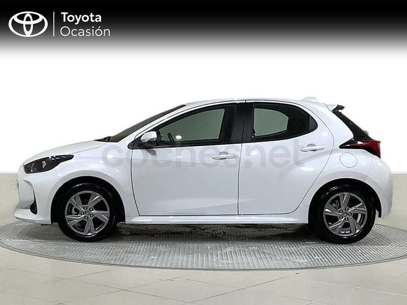 Usado Toyota Yaris Hybrid Active 116 CV (85 kW) 2025 Blanco Berlina