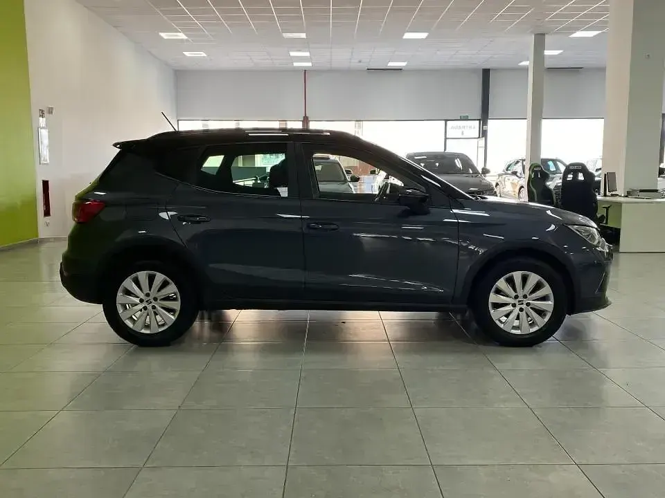 Usado Seat Arona Style 115 CV (84 kW) 2025 Gris SUV