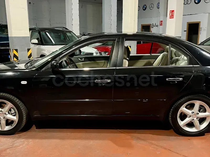 Usado Hyundai Sonata Style 140 CV (102 kW) 2008 Negro Berlina