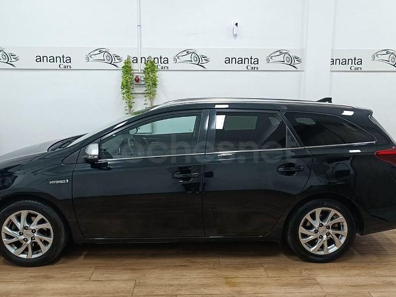 Usado Toyota Auris Hybrid Active 136 CV (100 kW) 2016 Negro Familiar