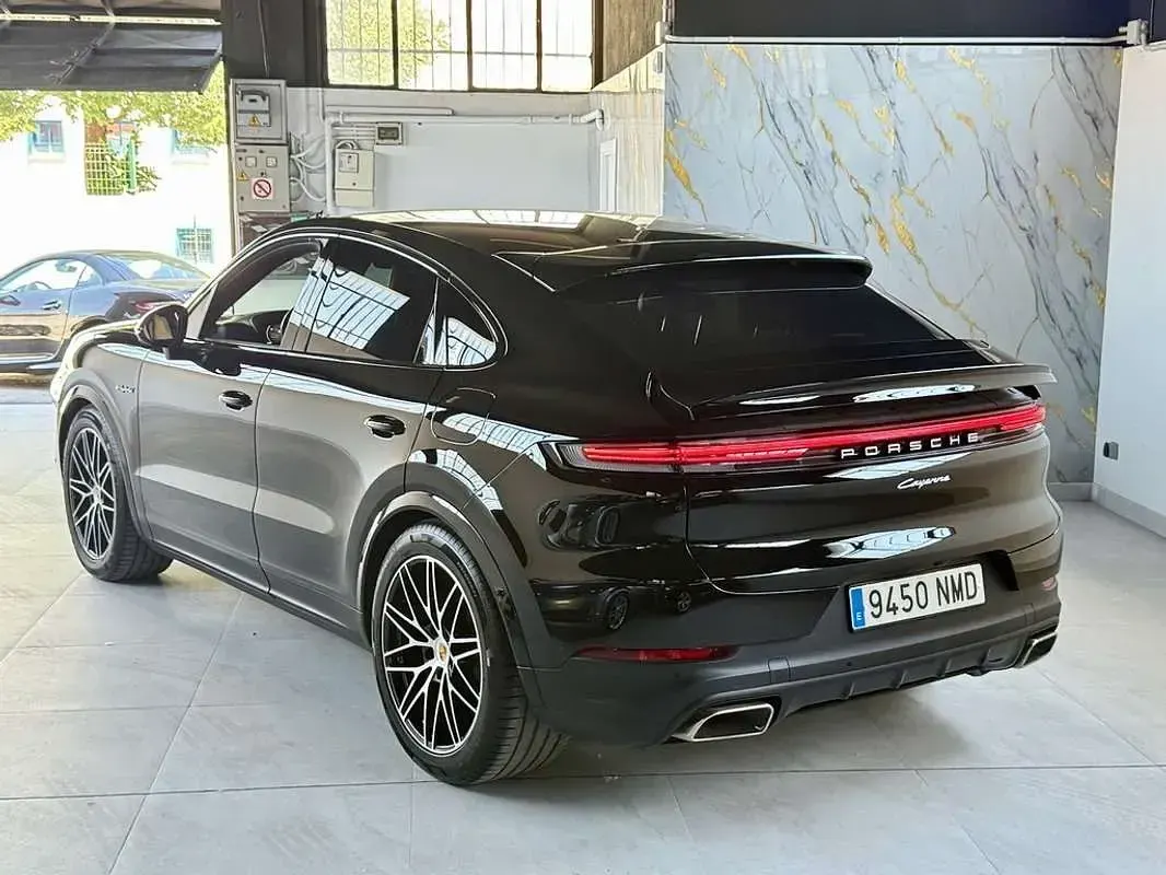 Usado Porsche Cayenne Platinum Edition 462 CV (339 kW) 2023 Negro SUV