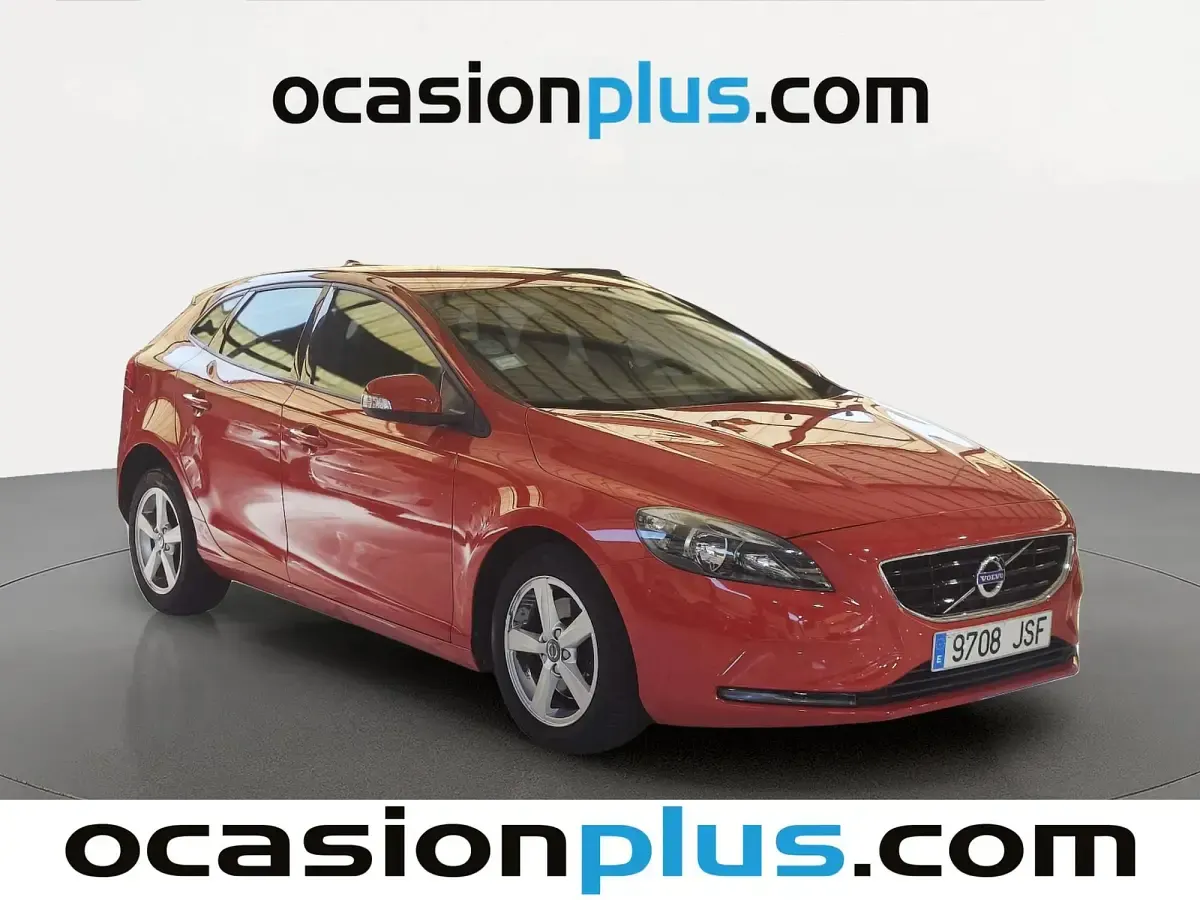Usado Volvo V40 Kinetic 120 CV (88 kW) 2016 Rojo Utilitario