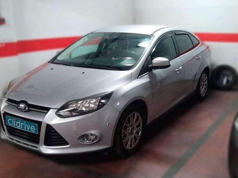 Usado Ford Focus Titanium 116 CV (85 kW) 2014 Gris Utilitario