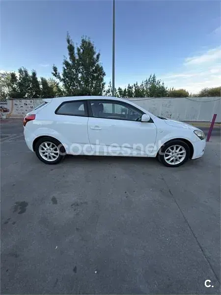 Usado Kia Ceed Active 115 CV (84 kW) 2009 Blanco Utilitario