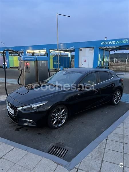 Negro Usado 2017 Mazda 3 Edition Berlina | 16.500 € - Imagen 1/4