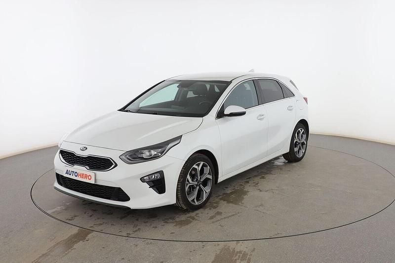 Usado Kia Ceed 136 CV (100 kW) 2021 Blanco Utilitario