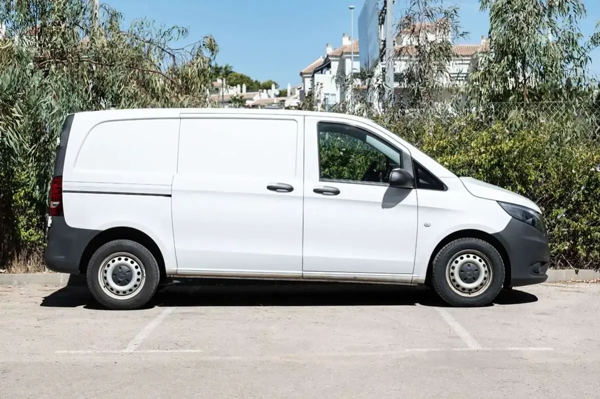 Usado Mercedes Vito 102 CV (75 kW) 2021 Blanco Van